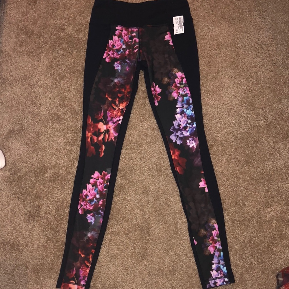 Lululemon leggings- like new!!